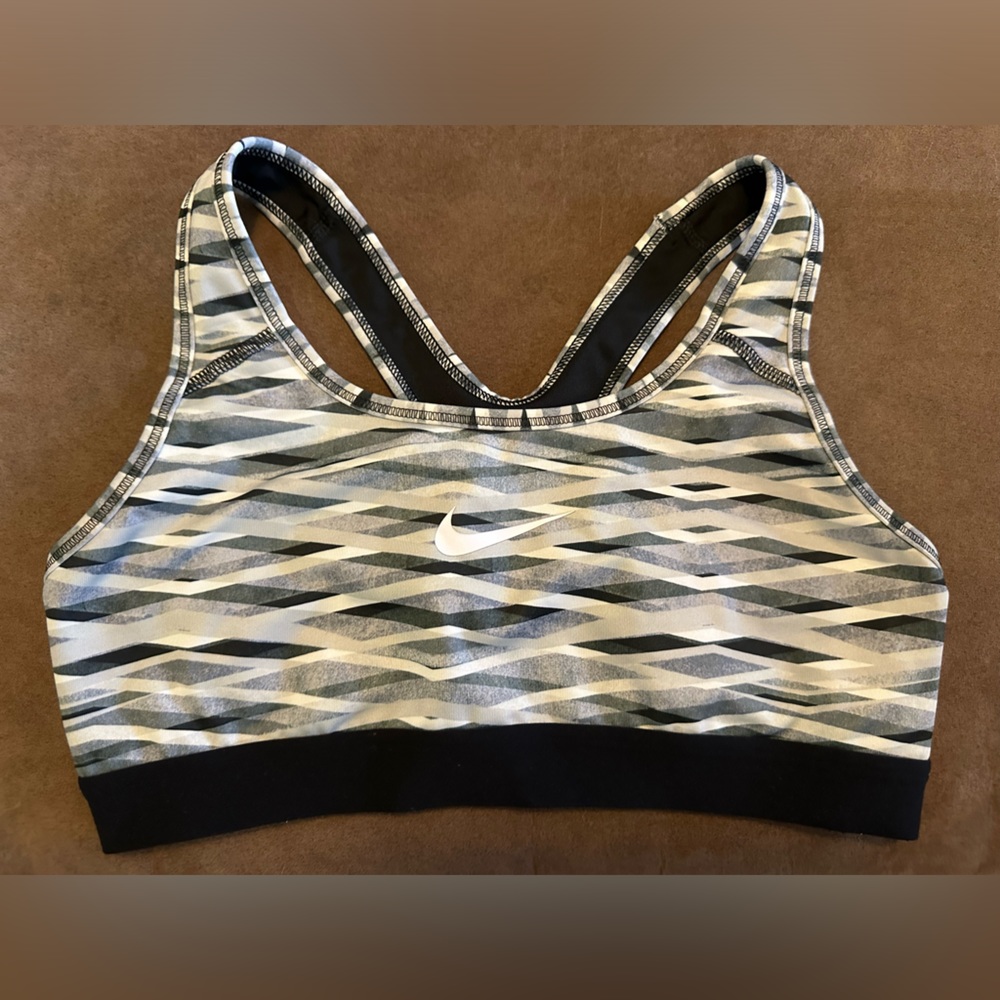 Nike Sports Bra - size S